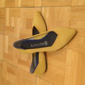 Rothy's marigold points, size 7